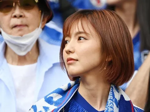 Dàn WAGs chứng kiến Nhật Bản gục ngã trước Costa Rica