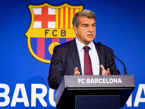 Đang nợ hơn 1,35 tỷ, Barca muốn vay thêm 1,5 tỷ nâng cấp sân nhà