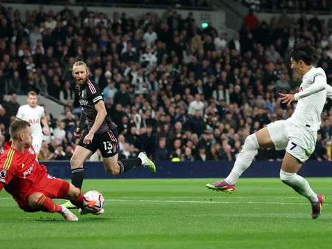 Đáng sợ Tottenham