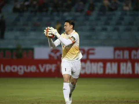 Văn Lâm sắp ký hợp đồng khủng?; CLB Thai League muốn 'cướp' HLV cá tính nhất V-League