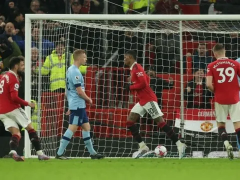 4 quyết định sắp xảy đến với Manchester United