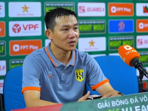Đánh rơi chiến thắng phút bù giờ, HLV SLNA nói gì?