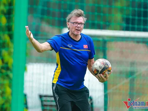 Danh sách tuyển Việt Nam: HLV Troussier chưa loại trò cưng thầy Park
