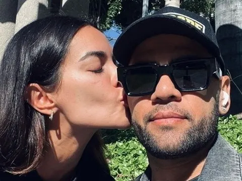 Daniel Alves sốc nặng, tuyệt thực trong nhà tù