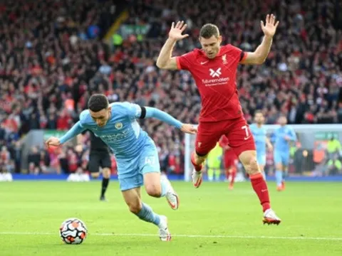 "Foden vô cùng tức giận và Pep bên ngoài đường biên cũng vậy"