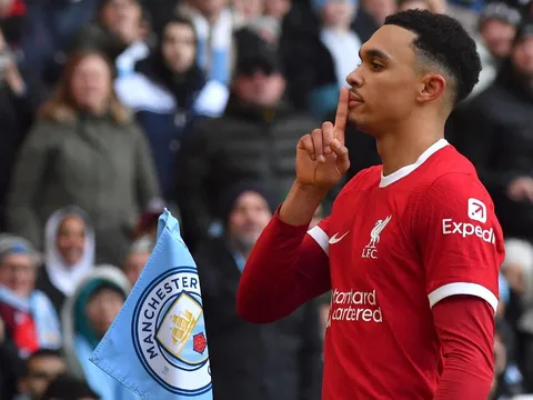 Đâu là vị trí phù hợp nhất dành cho Trent Alexander-Arnold