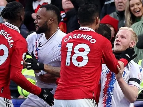 Đẩy Man Utd vào thế khó, Casemiro bị cấm mấy trận?