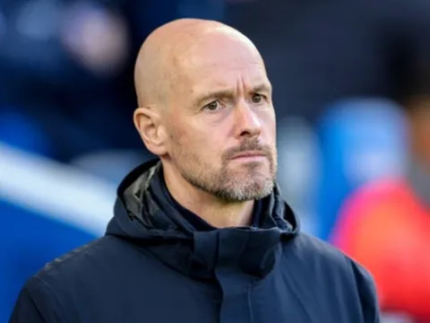 Thua tức tưởi, Ten Hag chỉ trích trọng tài