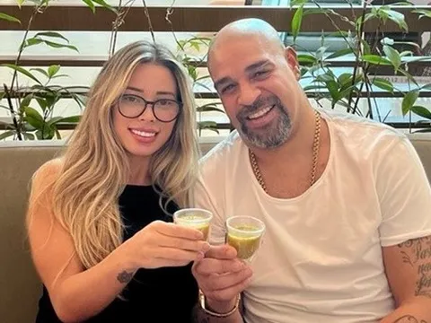 Adriano và vợ kém 15 tuổi ly thân sau 24 ngày cưới