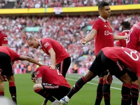 Hành động khó coi của fan Man City với dàn sao M.U
