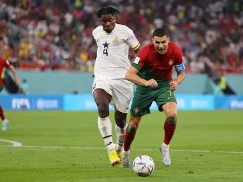 HLV Ghana: Trọng tài thiên vị Ronaldo