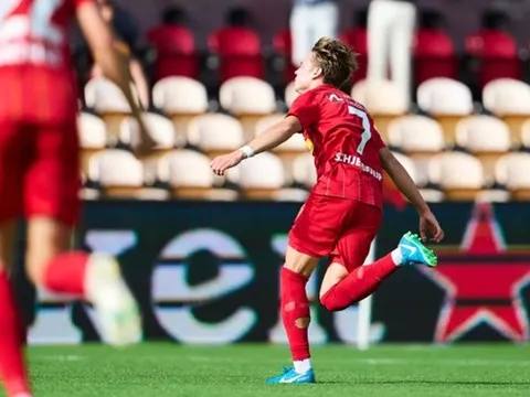 Haaland 2.0 bắn tín hiệu cho ông lớn Premier League