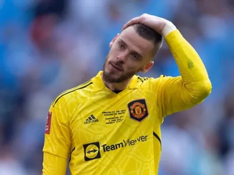 De Gea phản ứng khó hiểu trước tranh cãi về Man Utd