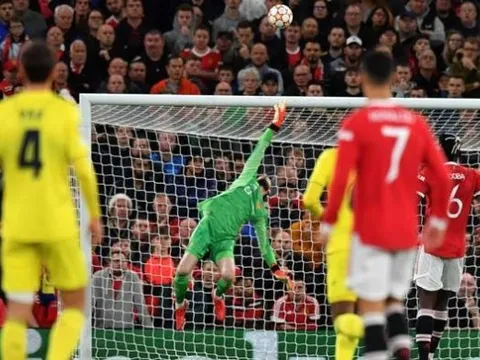 Man Utd ra động thái quyết đoán với De Gea