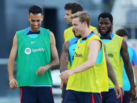 Xavi có kế hoạch táo bạo với De Jong