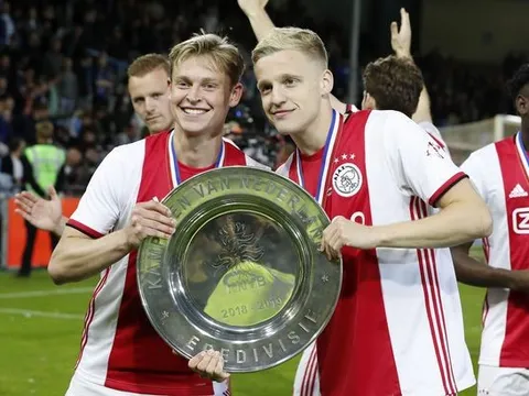 Ten Hag không nhắc tên Van de Beek trong bộ ba cựu Ajax