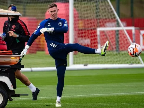 Dean Henderson tiến hành kiểm tra y tế, bến đỗ bất ngờ