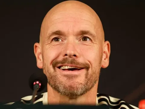 Dean Jones: Ngôi sao 80 triệu bảng muốn đến M.U