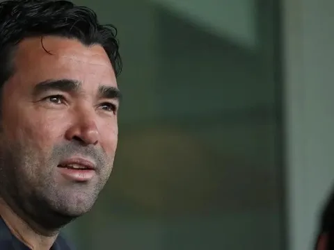 Bị chỉ trích, giám đốc Barca bất ngờ đá xéo Darwin Nunez