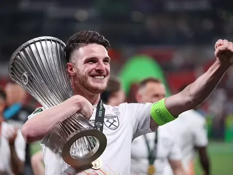 Declan Rice hé lộ tương lai sau chức vô địch C3