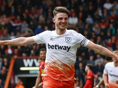 Declan Rice mập mờ khi đáp trả tình cảm của CĐV West Ham