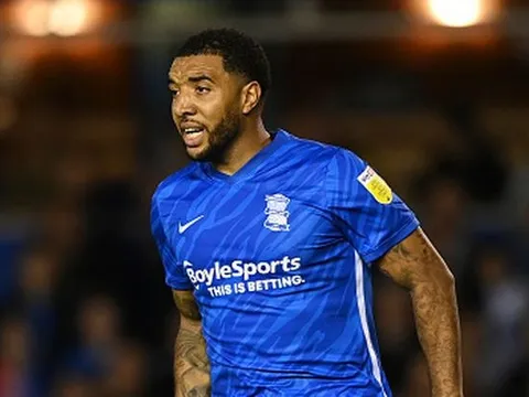 Sự nghiệp HLV của Troy Deeney: Bị sa thải trước khi nhận phiếu lương đầu tiên