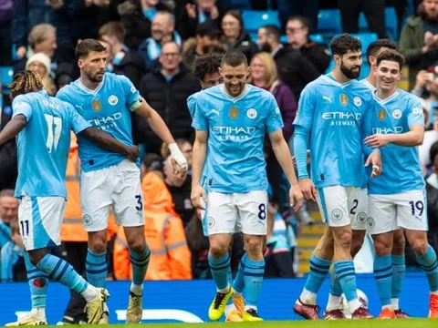 Đến De Bruyne cũng không chắc được Man City giữ lại