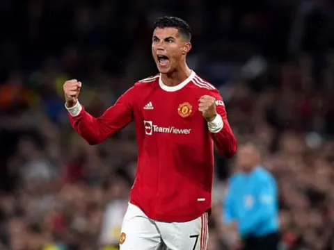 Đến Man Utd, Ronaldo mang thiết bị đặc biệt không thể tách rời