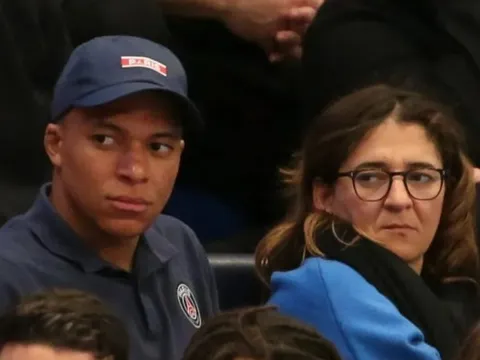 Đến Real Madrid, Mbappe phải sa thải mẹ ruột
