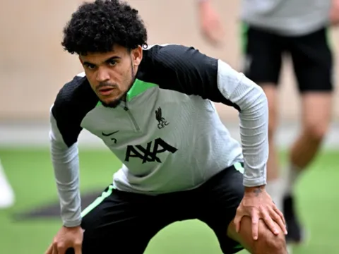 Liverpool từ chối bán trụ cột