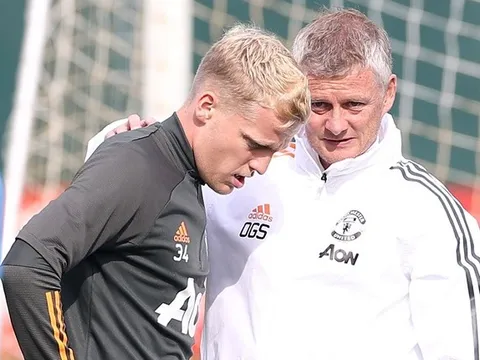 Đích thân Van de Beek đã minh oan cho Solskjaer