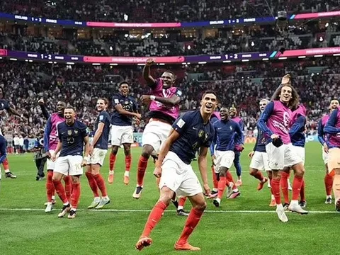 Didier Deschamps thừa nhận thắng may tuyển Anh