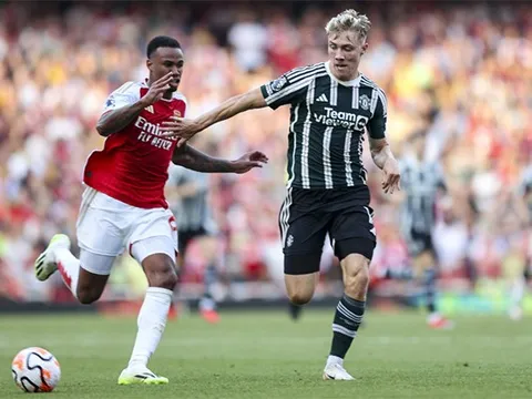 Điểm danh các cầu thủ ghi bàn “hai chân như một” ở Ngoại Hạng Anh