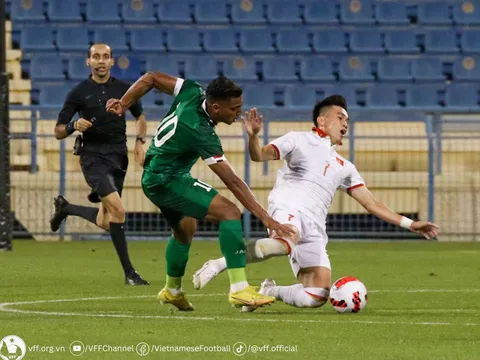 Điểm sáng nhỏ trong trận thua đầu tiên của HLV Philippe Troussier