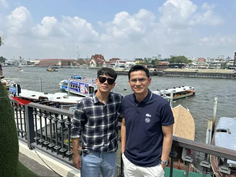Diện kiến ái nữ nhà Kiatisuk, sao HAGL có ngay động thái