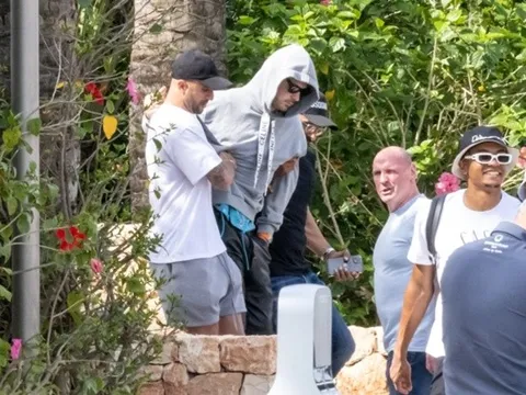 Điên rồ Jack Grealish