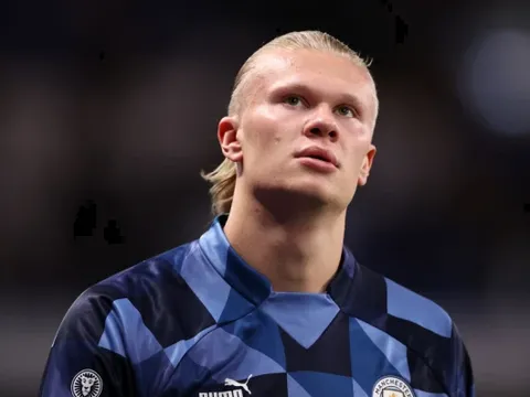 Dietmar Hamann chỉ ra tiền đạo giỏi hơn cả Haaland