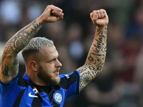 Bỏ qua Davies, Ancelotti muốn mua Á quân Champions League