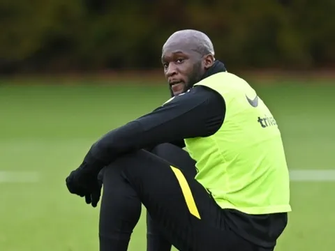 Dính COVID, Lukaku phá vỡ im lặng