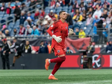 Djordje Petrovic sớm có câu trả lời cho Man United