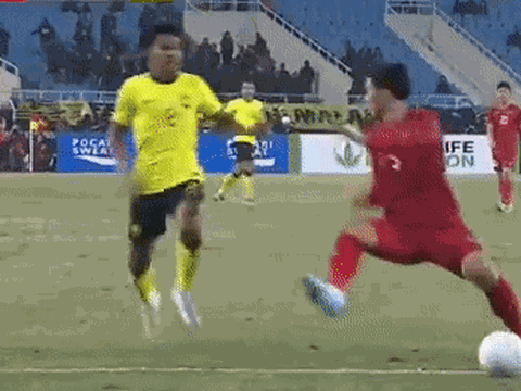 Đoàn Văn Hậu và hai mặt của một lối chơi