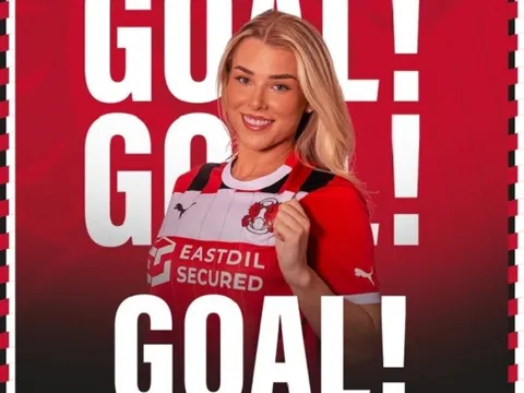 Đội bóng Anh gây bão mạng xã hội khi chiêu mộ sao OnlyFans