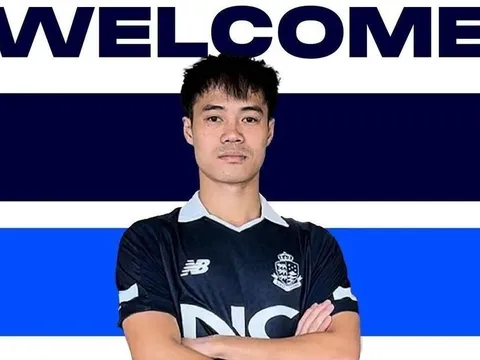 Đội bóng Hàn Quốc công bố tân binh Văn Toàn