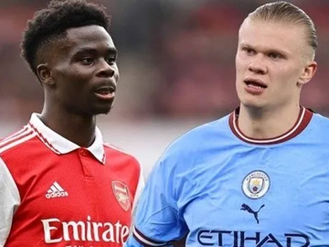 Đội hình hay nhất mùa giải của Neville gây tranh cãi