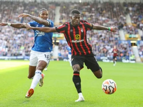 Đội hình những tân binh tệ nhất Premier League: Bom tấn Arsenal; Cựu sao M.U