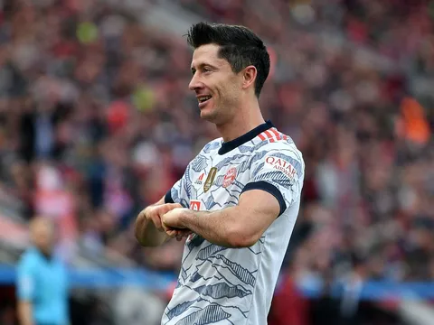 Đội hình tiêu biểu vòng 8 Bundesliga: Lewandowski và cặp cánh Bayern