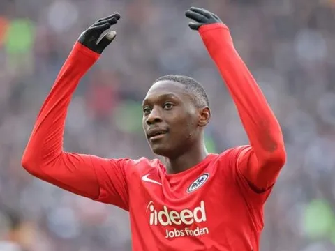 Đối tác hét giá, Man Utd có ngay quyết định