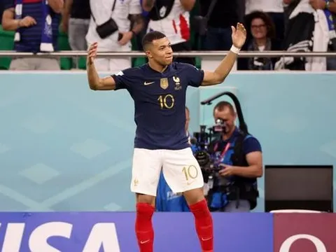 "Đối thủ chỉ còn biết cầu nguyện để Mbappe không ra sân"
