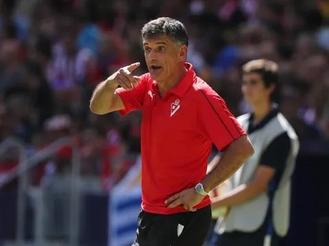 Đối thủ của MU ở Europa League có HLV mới