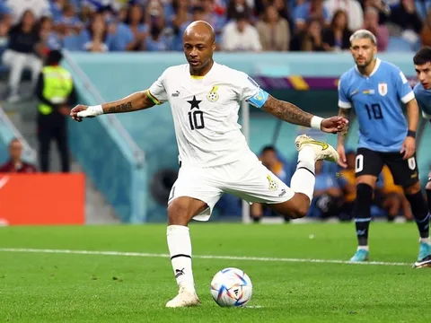 Đội trưởng Ghana đá hỏng phạt đền khiến con gái ngất xỉu